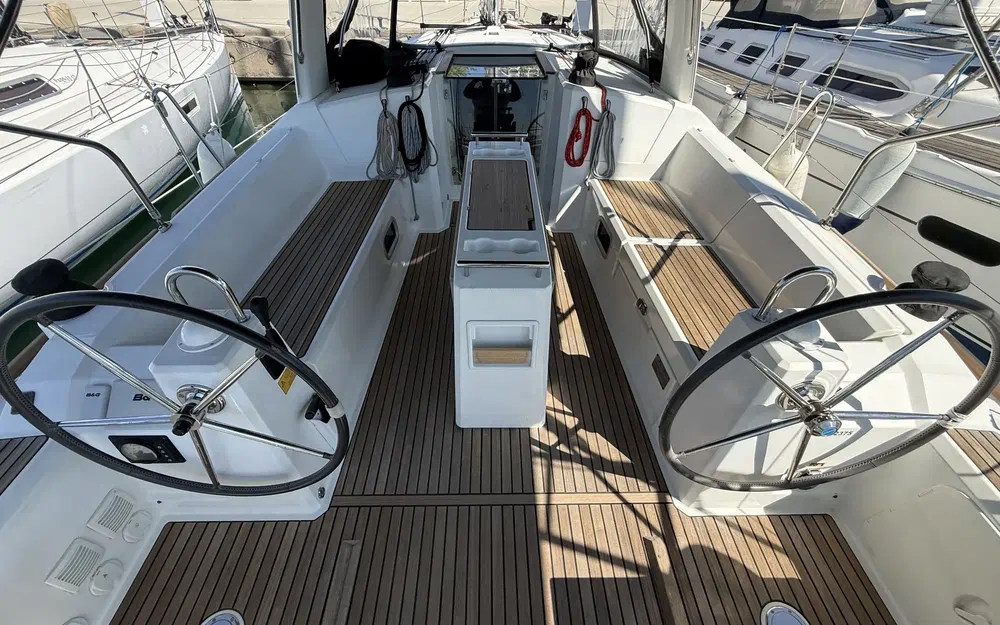slider 22 Beneteau Oceanis 38