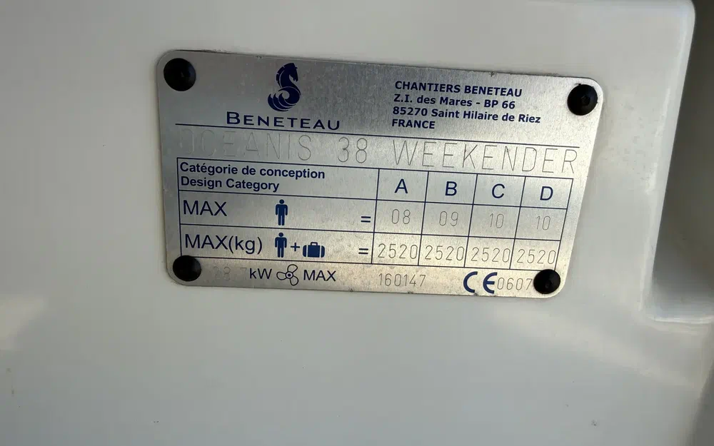 slider 31 Beneteau Oceanis 38
