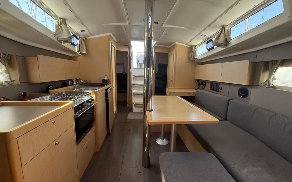 slider 37 Beneteau Oceanis 38