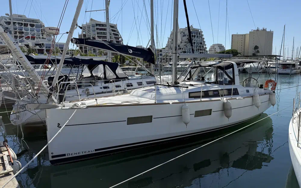 slider 3 Beneteau Oceanis 38