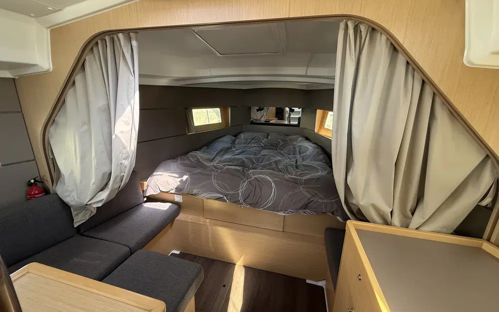 slider 48 Beneteau Oceanis 38