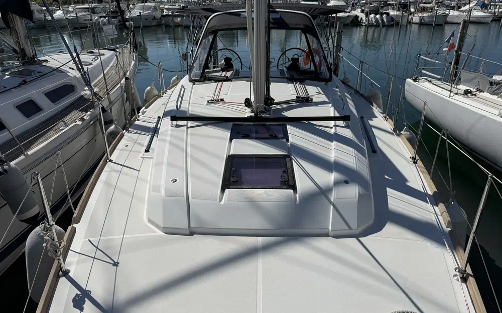 slider 5 Beneteau Oceanis 38