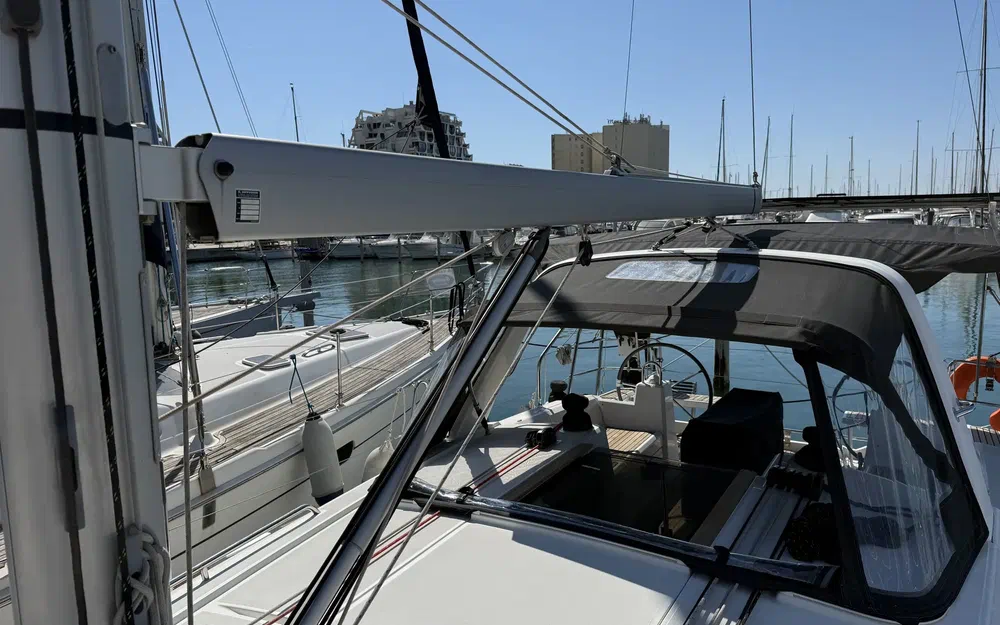 slider 7 Beneteau Oceanis 38