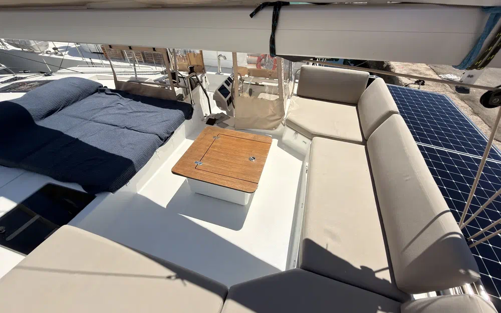 slider 12 Fountaine Pajot Elba 45