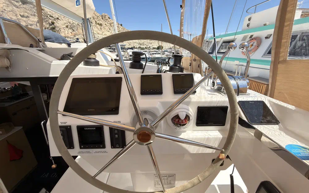 slider 16 Fountaine Pajot Elba 45