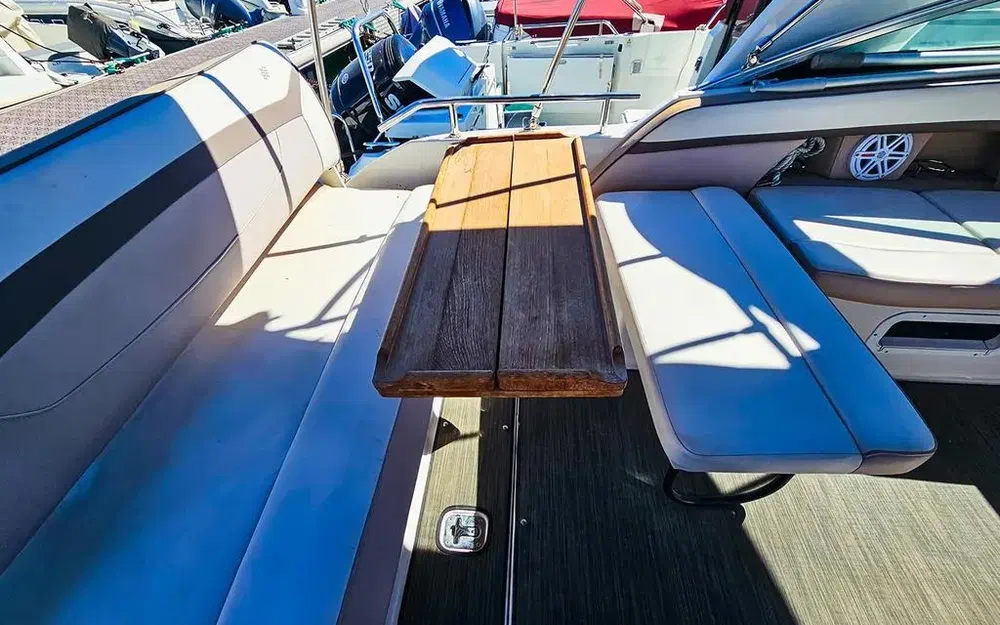 slider 6 Four Winns Vista 255