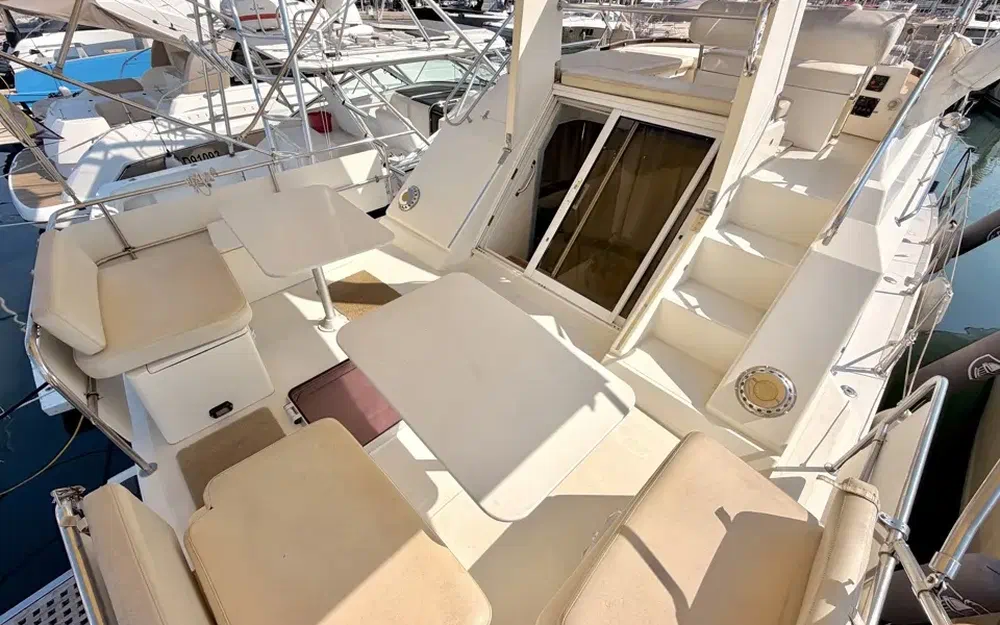 slider 9 Fairline 36 Sedan