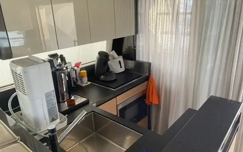 slider 9 Ferretti 550