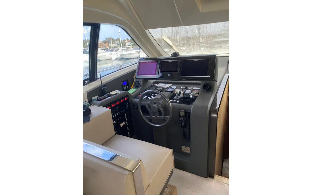 slider 13 Ferretti 550