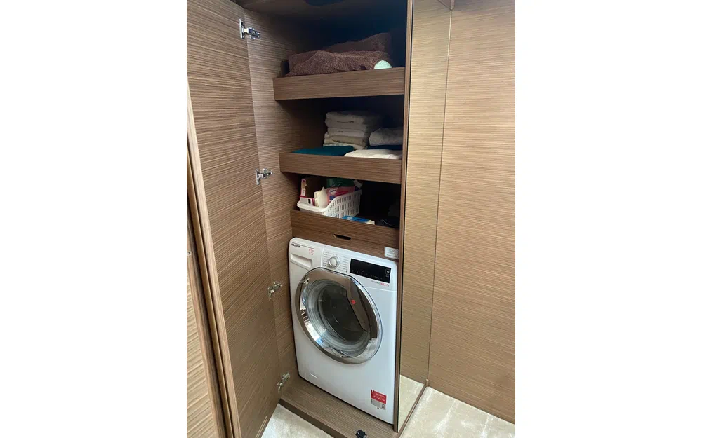 slider 17 Ferretti 550