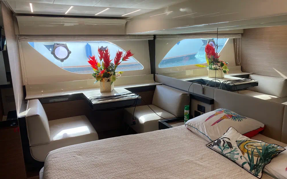slider 20 Ferretti 550