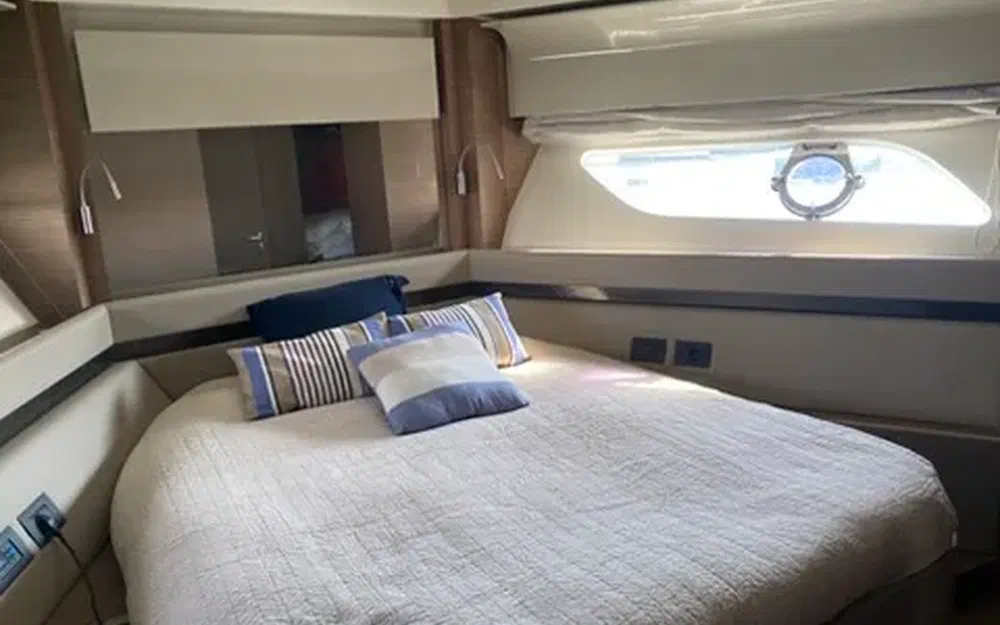 slider 26 Ferretti 550
