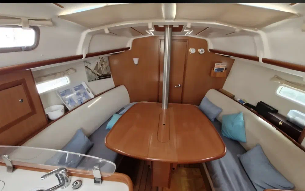 slider 21 Beneteau OCEANIS 323