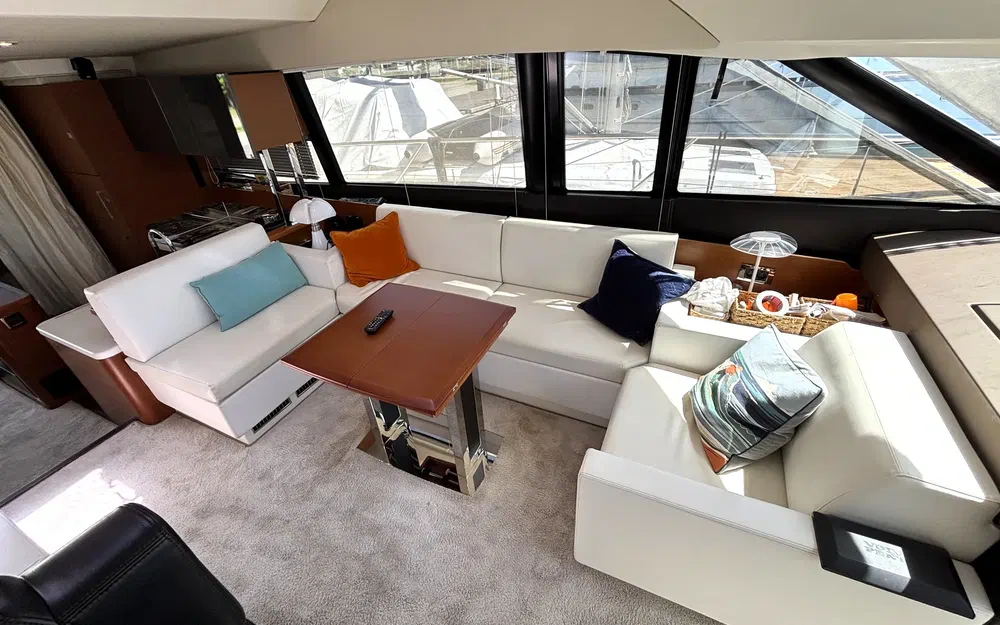 slider 14 Prestige Yachts 500 Fly