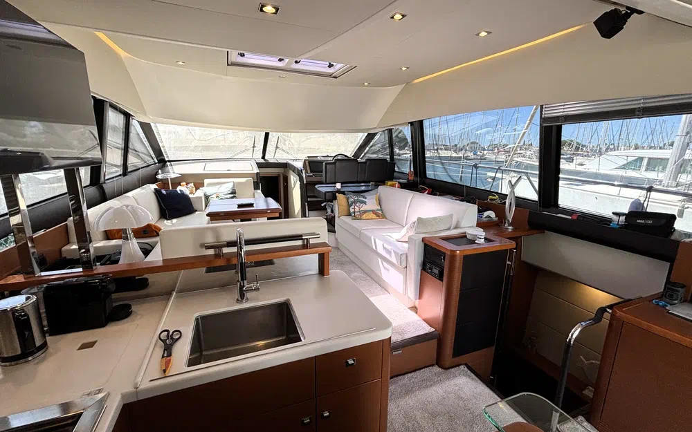 slider 15 Prestige Yachts 500 Fly