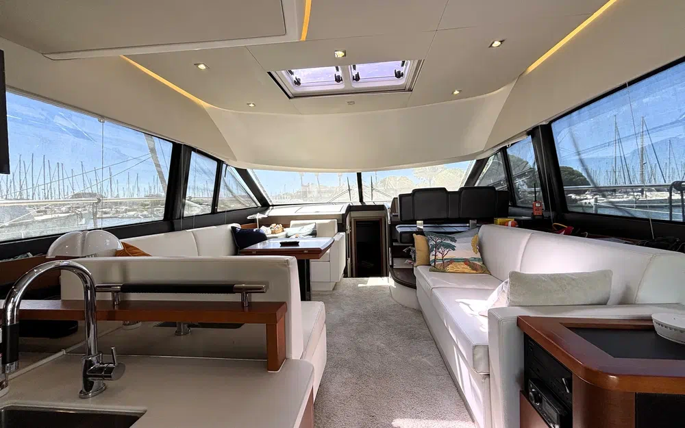 slider 17 Prestige Yachts 500 Fly