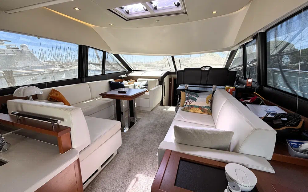 slider 18 Prestige Yachts 500 Fly