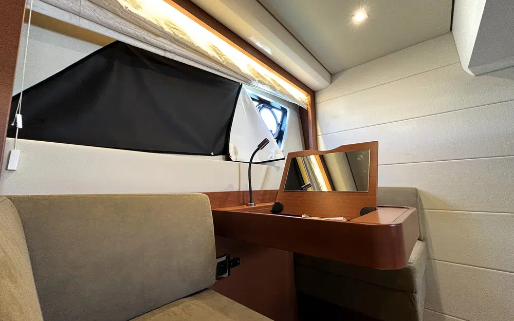 slider 29 Prestige Yachts 500 Fly