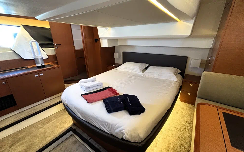 slider 30 Prestige Yachts 500 Fly