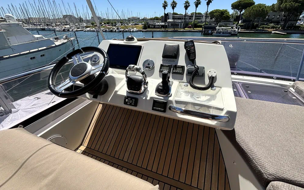 slider 44 Prestige Yachts 500 Fly