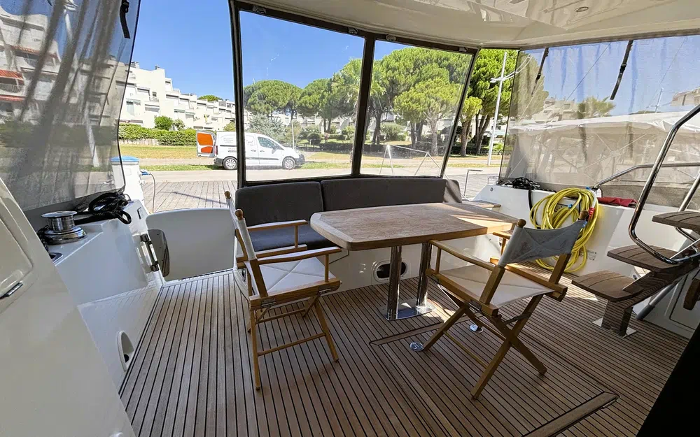 slider 4 Prestige Yachts 500 Fly