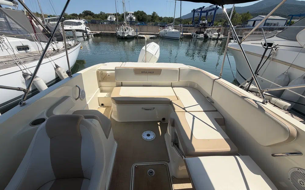 slider 4 Bayliner VR6 BOWRIDER OB