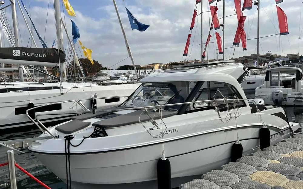 slider 0 Beneteau Antares 7 OB