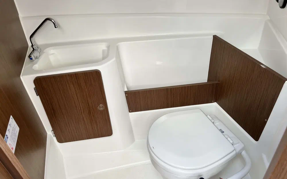 slider 9 Beneteau Antares 7 OB