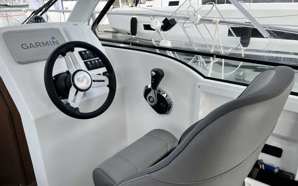 slider 10 Beneteau Antares 7 OB