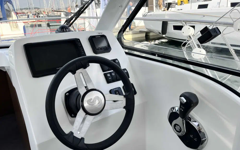 slider 11 Beneteau Antares 7 OB