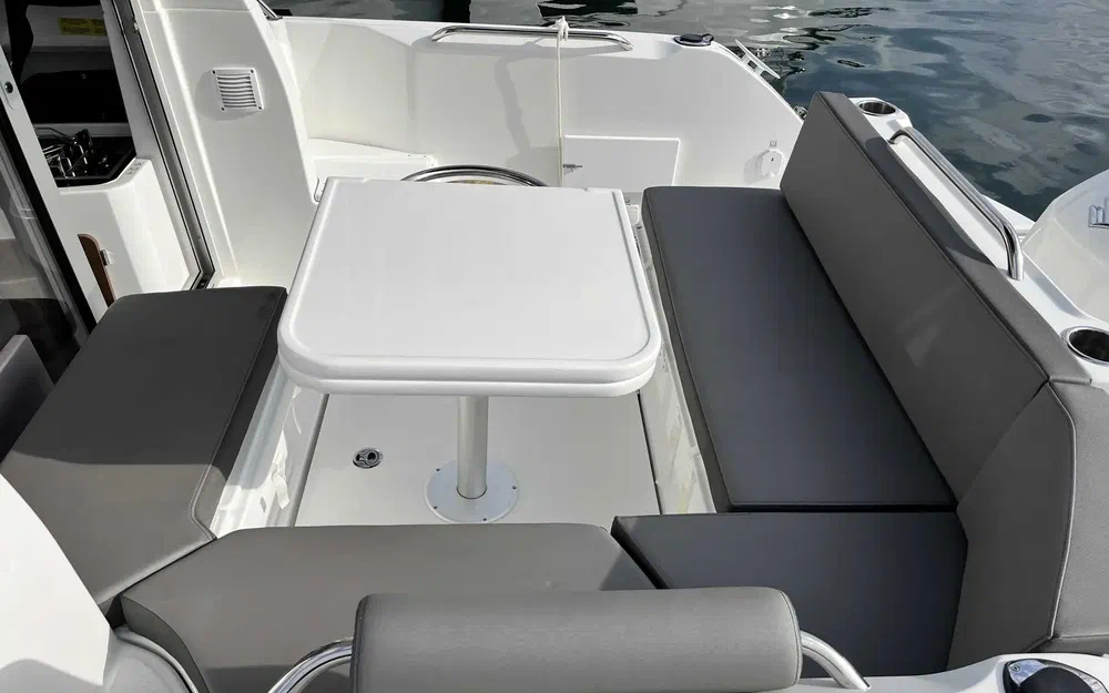slider 2 Beneteau Antares 7 OB
