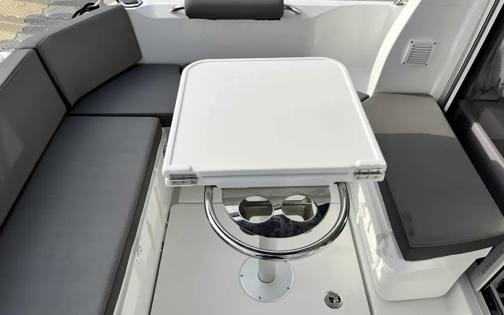 slider 3 Beneteau Antares 7 OB