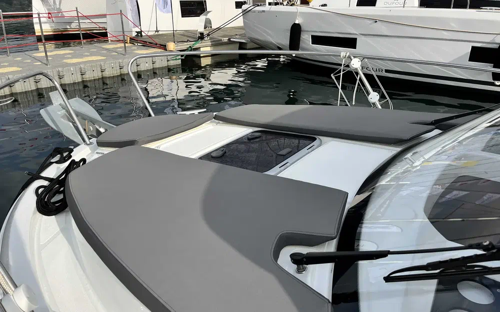 slider 4 Beneteau Antares 7 OB