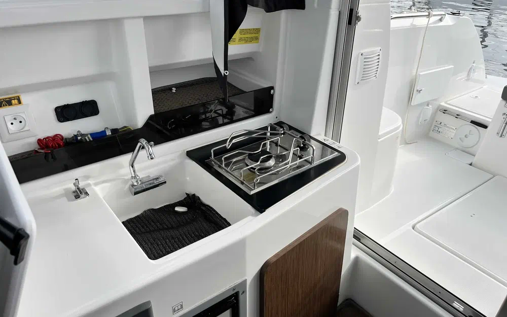 slider 7 Beneteau Antares 7 OB