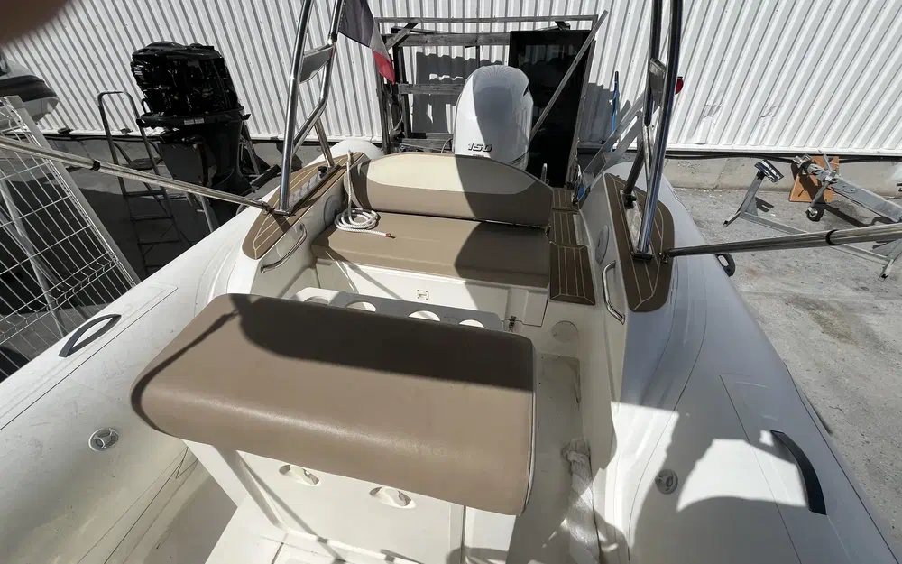 slider 4 Capelli Tempest 650
