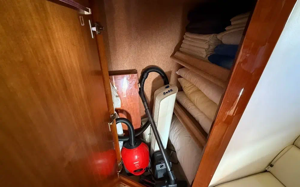 slider 42 Astondoa 40 Open