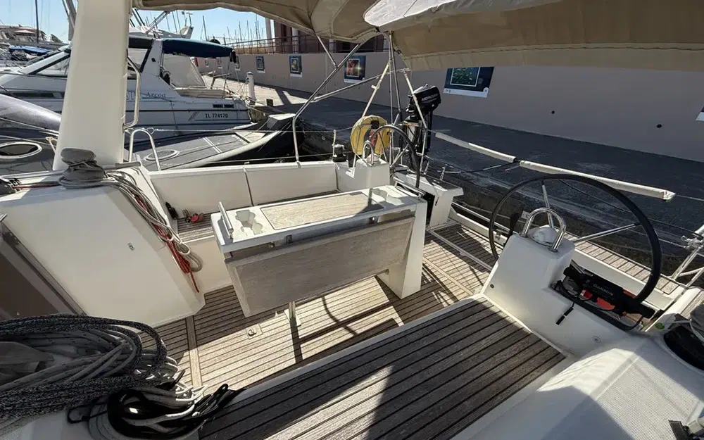 slider 9 Beneteau Oceanis 35