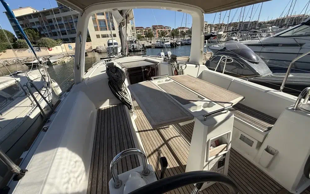 slider 11 Beneteau Oceanis 35