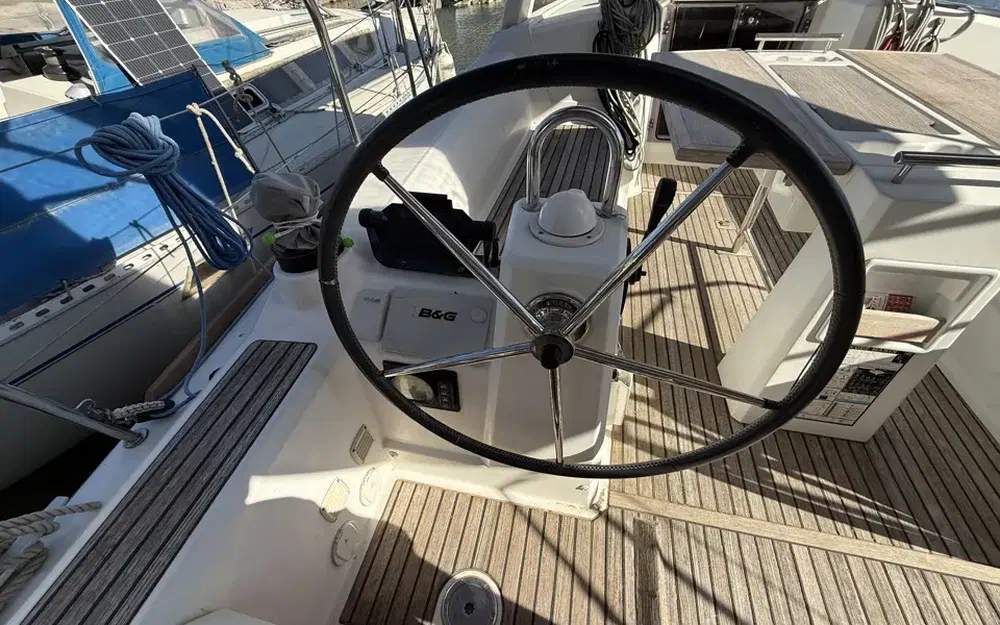 slider 12 Beneteau Oceanis 35