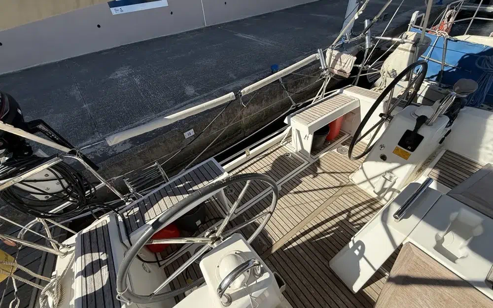 slider 15 Beneteau Oceanis 35
