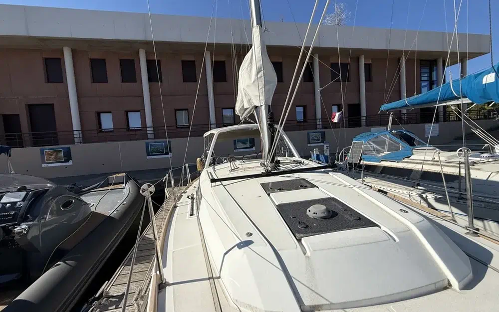 slider 4 Beneteau Oceanis 35