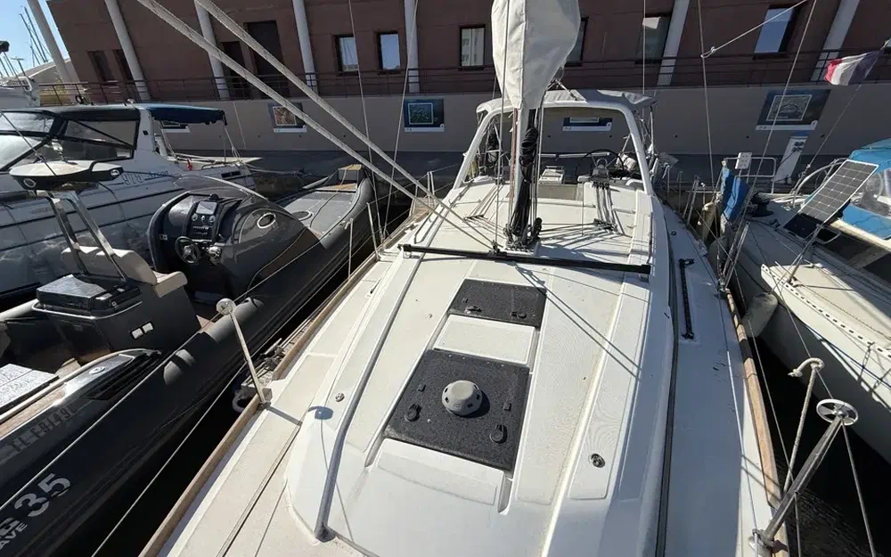 slider 5 Beneteau Oceanis 35