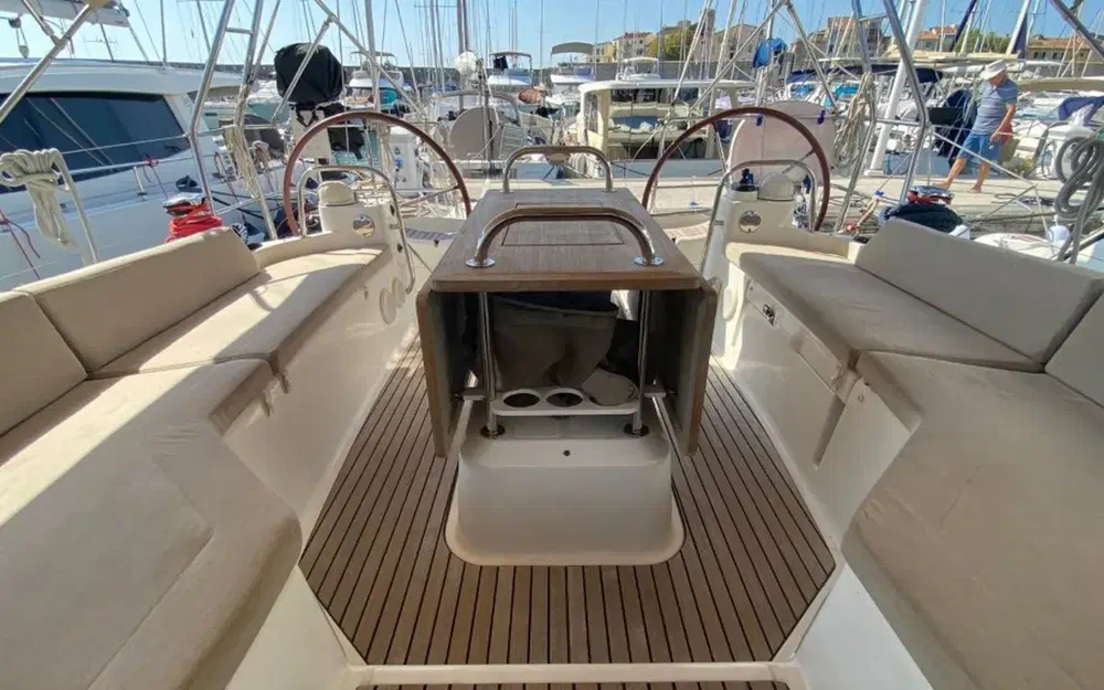 slider 6 Jeanneau 53