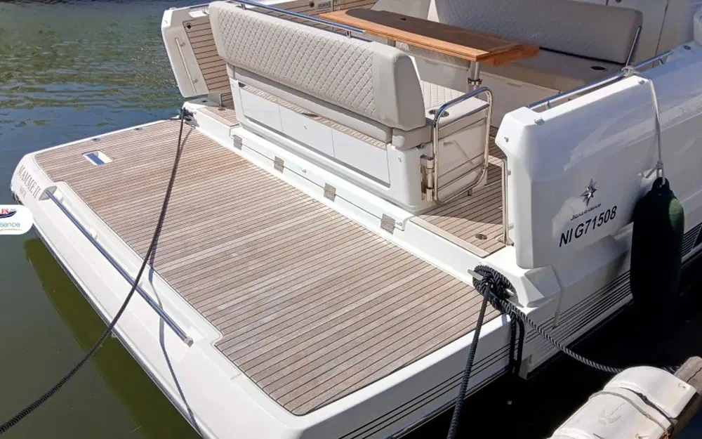 slider 2 Jeanneau DB 37