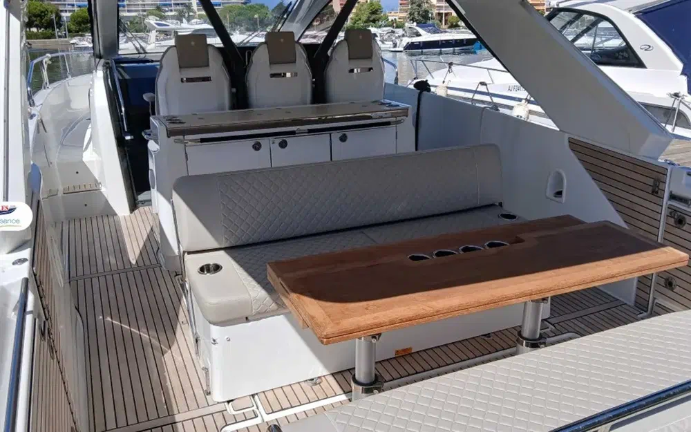 slider 3 Jeanneau DB 37