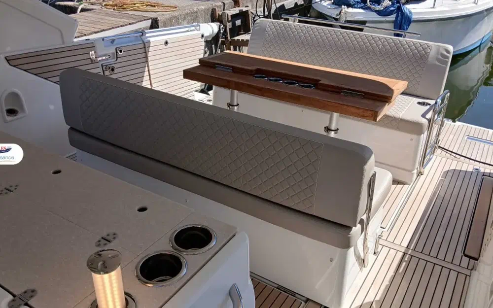 slider 4 Jeanneau DB 37