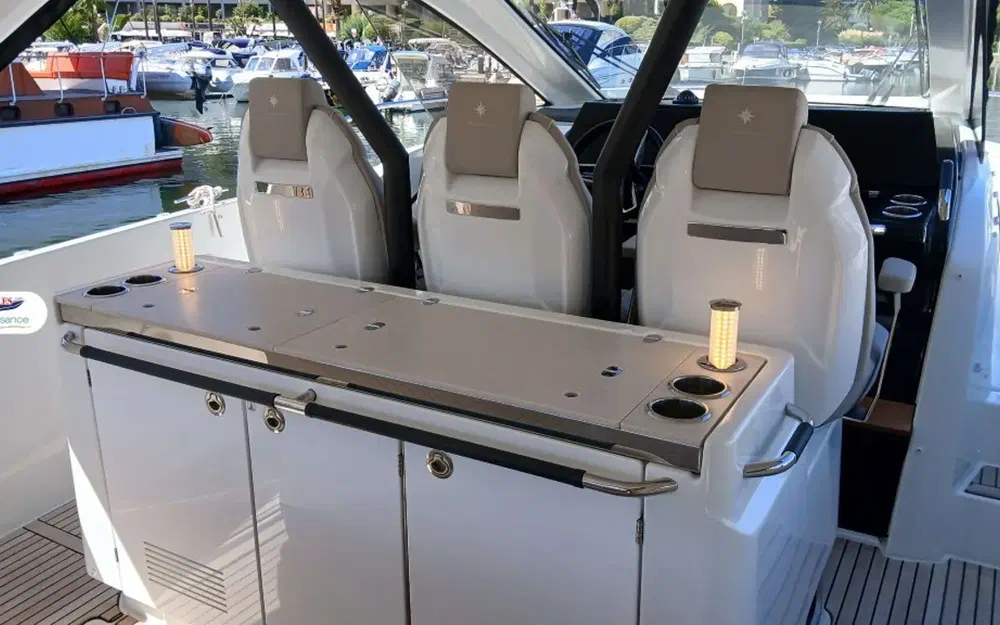 slider 5 Jeanneau DB 37
