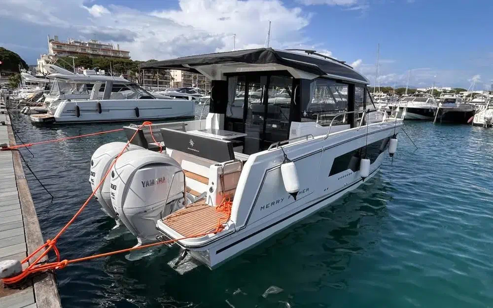 slider 12 Jeanneau Merry Fisher 1095 coupé
