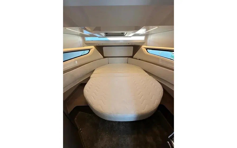slider 7 Jeanneau Merry Fisher 1095 coupé