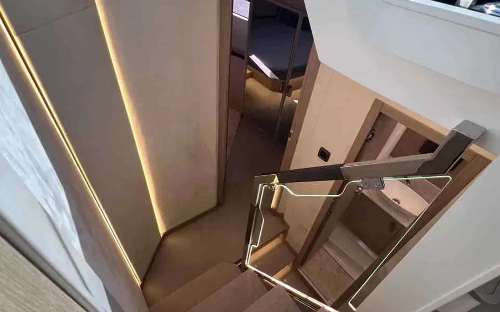 slider 11 Prestige Yachts F5.7